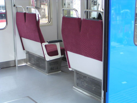 【京急】青い600形成田へ