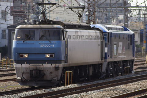 鶴見駅