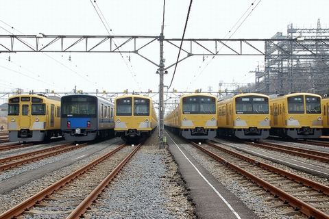 小手指車両基地構内