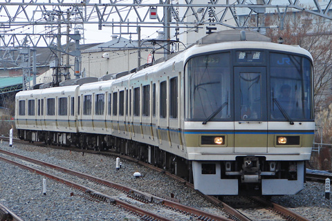 【JR西】4ドア車運用を221系が代走