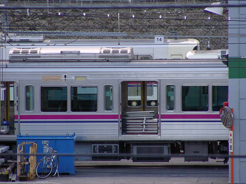 【京王】7723F車内LCD設置？