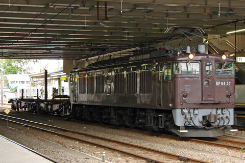【JR東】EF64-37牽引拝島工臨運転