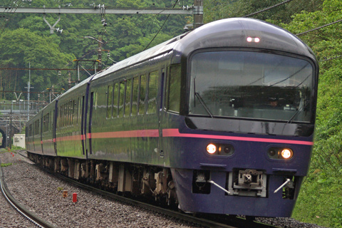 【JR東】お座敷富士芝桜号運転