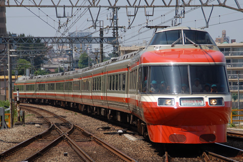 【小田急】7004F（LSE・旧塗装）団臨