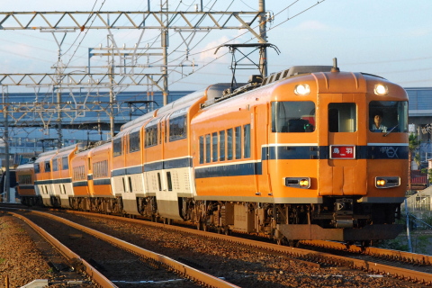 【近鉄】ビスタEX 重連で運転