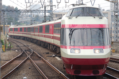 【小田急】10000形10041F(HiSE)団臨