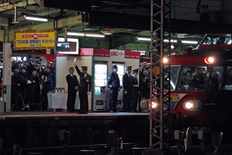 神宮前駅付近(許可えて撮影