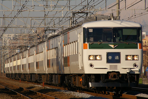 【JR東】776Mを185系10両が代走