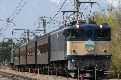 【JR東】「レトロ八ヶ岳高原号」運転