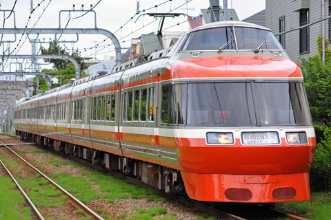 【小田急】7004F（LSE・旧塗装）団臨