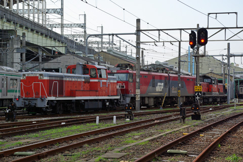 【JR貨】DD51-857＋EH500-18OM入場