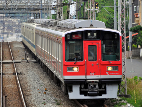 【小田急】箱根登山カラー編成新宿入線